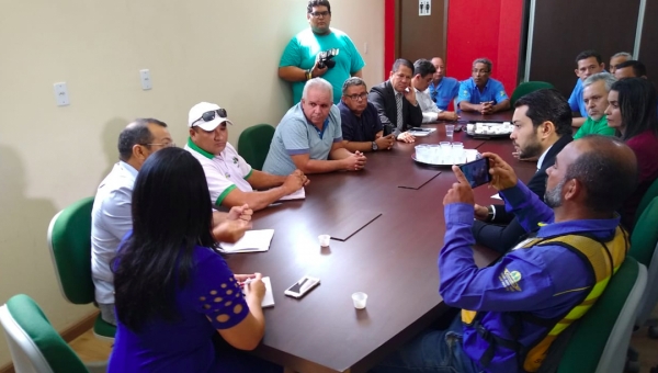 Taxistas cobram na Câmara aplicabilidade da lei sobre transportes por aplicativos em Rio Branco