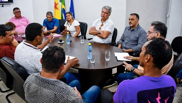 Senador Sérgio Petecão visita prefeito de Cruzeiro do Sul Ilderlei Cordeiro