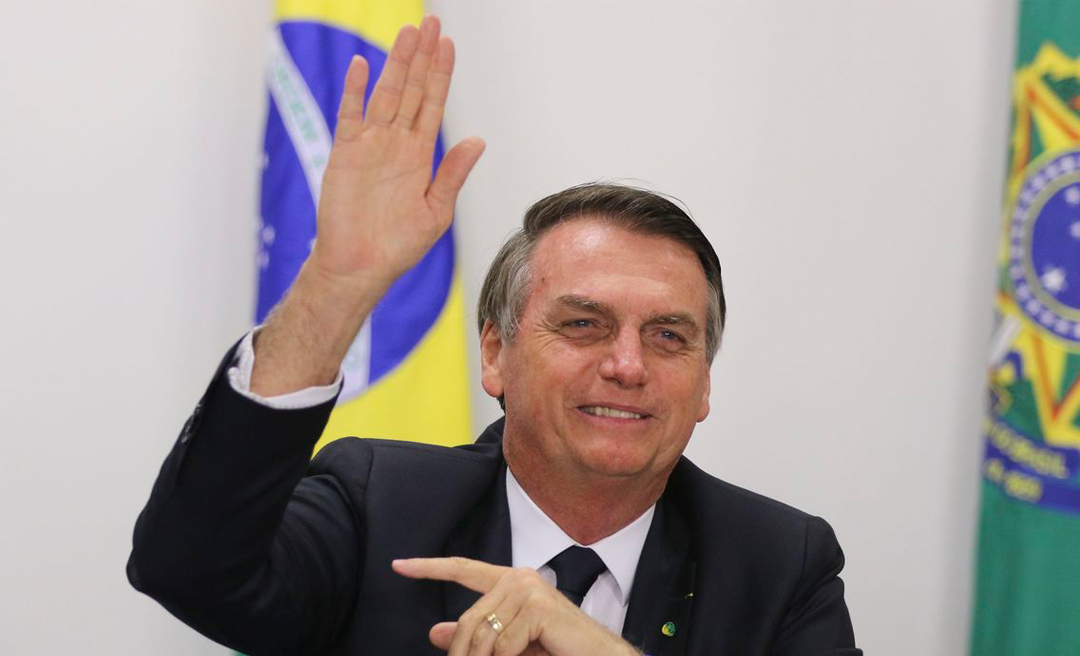 Previdência deve ser aprovada "sem tantas modificações", diz Bolsonaro