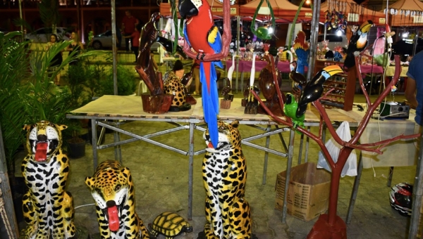 Feira do Dia das Mães movimenta comércio em Cruzeiro do Sul