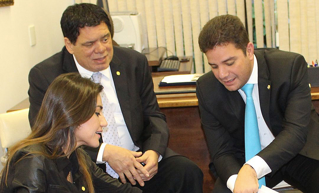 Gladson comenta relação com críticos do MDB: 'Eu sou tranquilo com todo mundo. Brigas políticas a gente tem que tirar de letra'