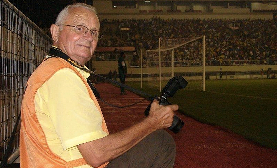 Últimos exemplares do livro do fotógrafo Américo de Mello estão à venda