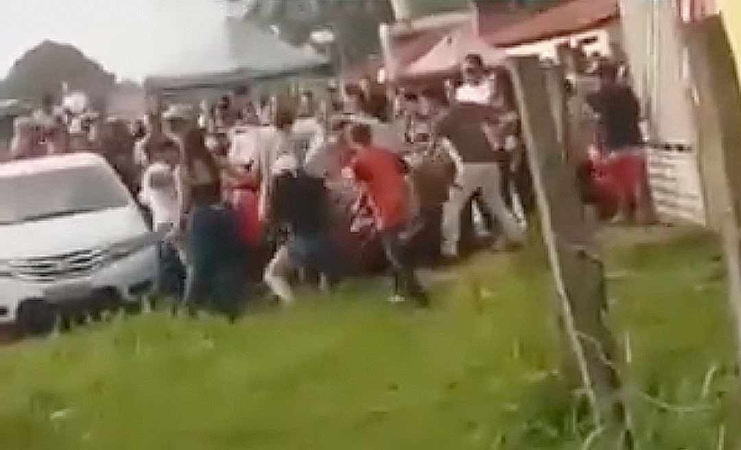 Cavalgada em Rodrigues Alves teve briga generalizada no meio da rua