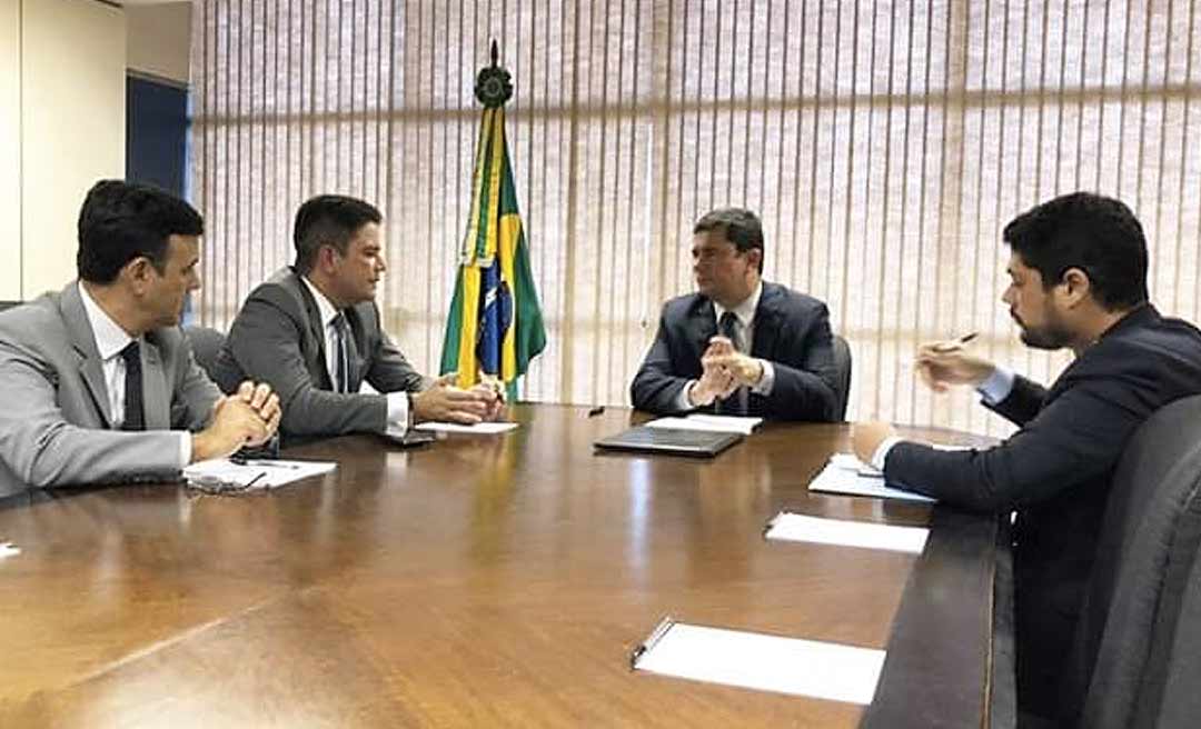 Em reunião com Sérgio Moro, Gladson pede reforço para a segurança do Acre