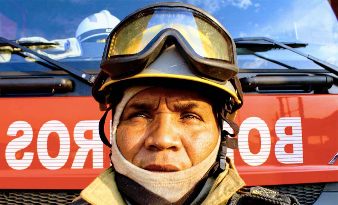 Revista nacional destaca atuação de bombeiro acreano no combate às queimadas