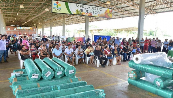 Prefeitura entrega insumos e realiza atendimento médico a produtores rurais