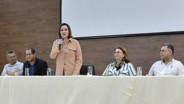 Cidades Inteligentes: prefeita Socorro Neri participa de seminário sobre mobilidade urbana