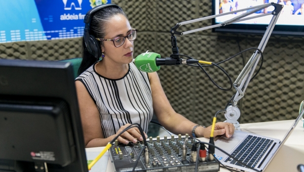 Rádio Aldeia amplia presença digital com programação em formato de podcast