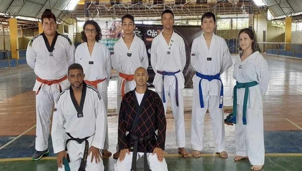 Projeto Taekwondo Dignidade e Respeito completa sete anos com troca de faixas de alunos