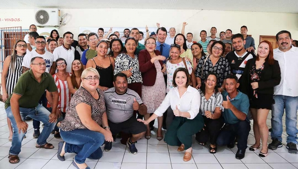 Socorro Neri comemora Dia do Líder Comunitário com representantes e presidentes dos bairros da capital