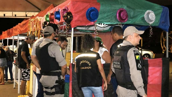 Reforço da PM garante paz na primeira noite de Carnaval no Acre