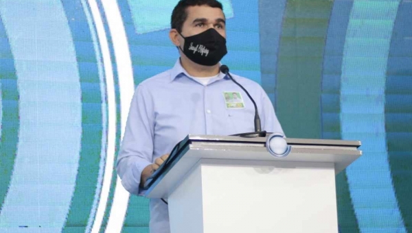 Jamyl se defende de questionamento de Socorro Neri e diz que voltará a entregar casas populares, caso seja eleito