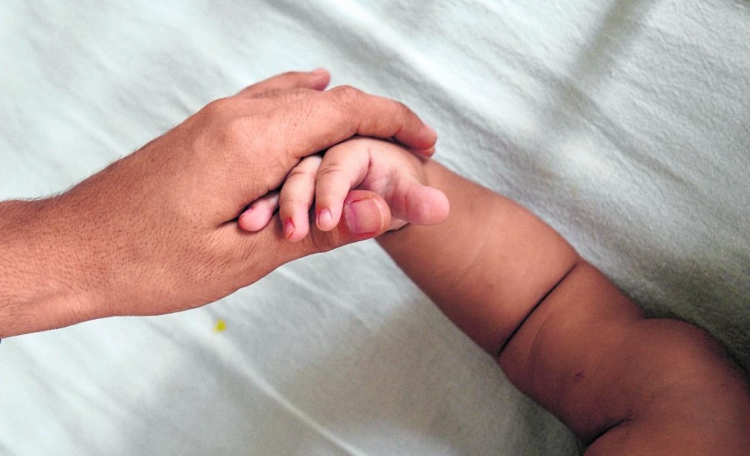 Bebê de oito meses morre de covid-19 no Acre