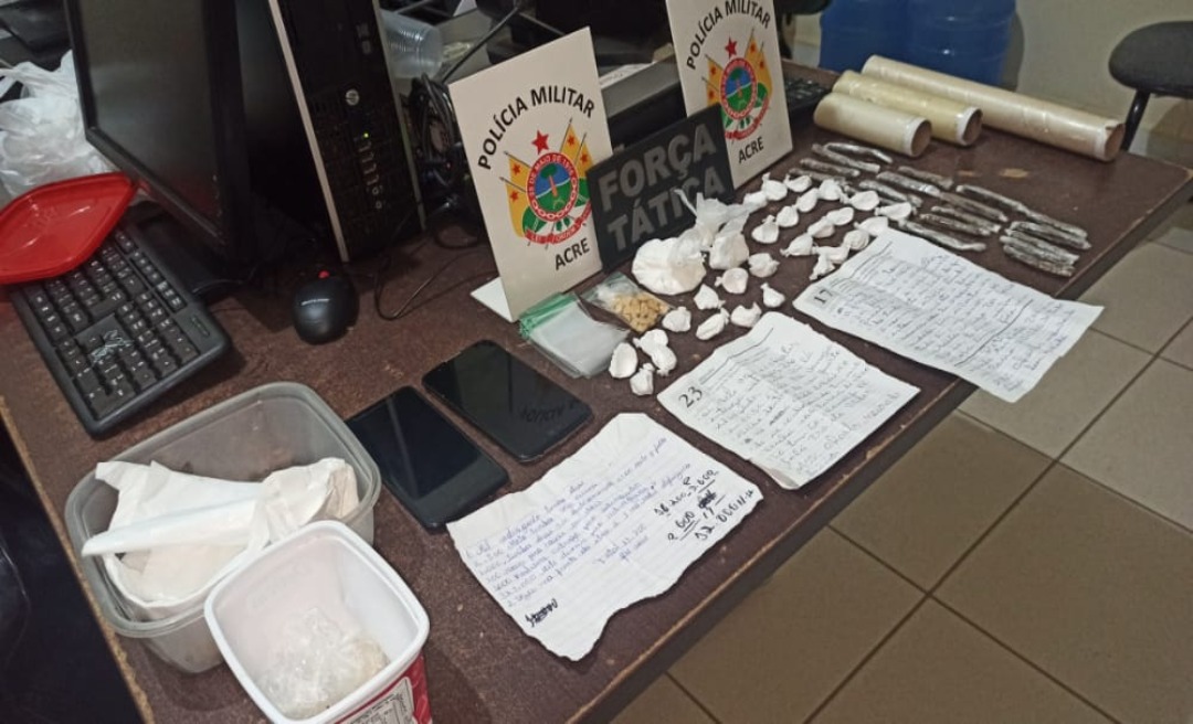 Narcotraficante é presa na Base com cocaína, crack e maconha após Operação da PMAC