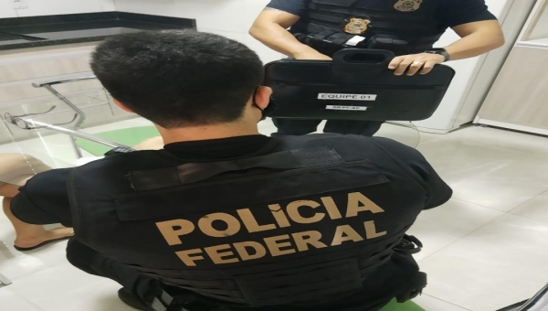 Polícia Federal faz busca e apreensão na casa de vereador reeleito