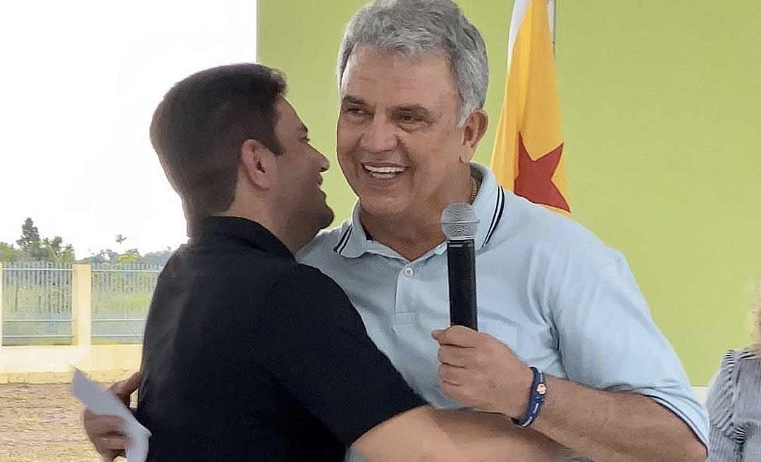 "Ninguém pode ser candidato de si mesmo. Tenho que sentar com o Gladson", diz Petecão sobre possível candidatura ao governo