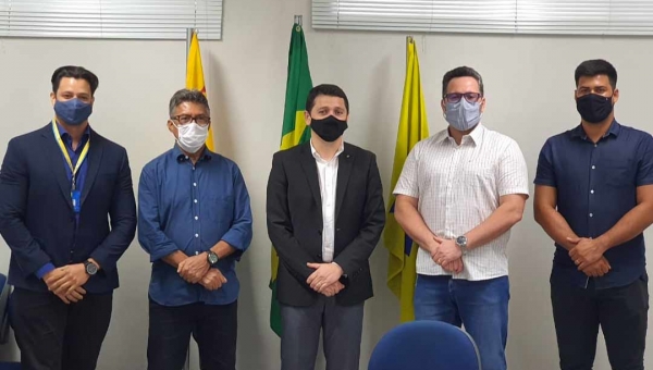 Deputado Alan Rick reúne-se com superintendente do Banco do Brasil e pede que agências no Acre não sejam fechadas