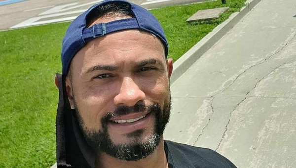 Goleiro Bruno deixa o Acre após ter seu contrato revogado pelo Rio Branco