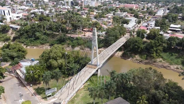 Bolívia recebe primeiro lote de vacinas russas Sputnik V e começa campanha nesta sexta