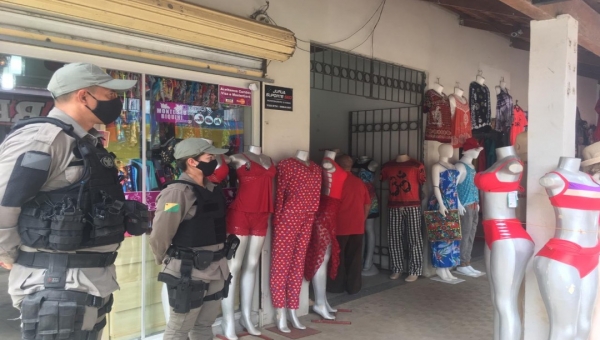 Comerciantes planejavam bloquear acesso aos supermercados Araújo e Pague Pouco, mas juiz proíbe 