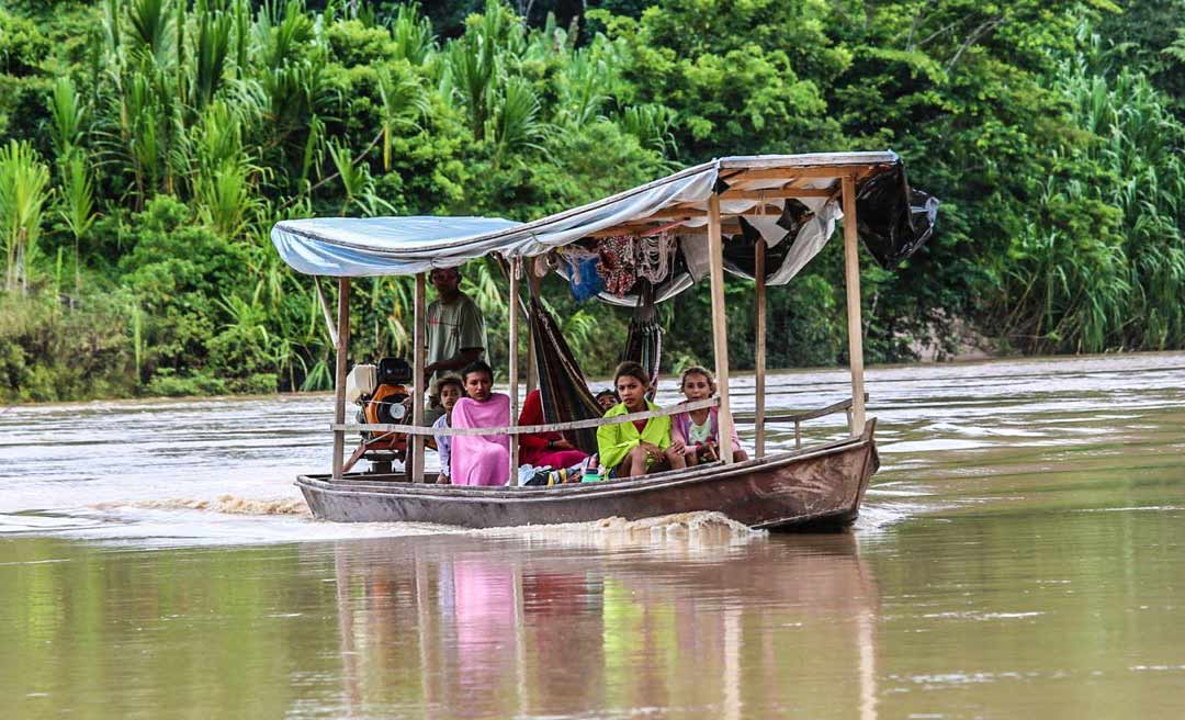 Nível do rio Tarauacá volta a subir, ultrapassa a corta de alerta e mobiliza autoridades