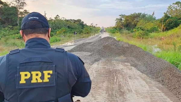 Trecho da BR-364, entre Sena Madureira e Feijó é liberado pela PRF