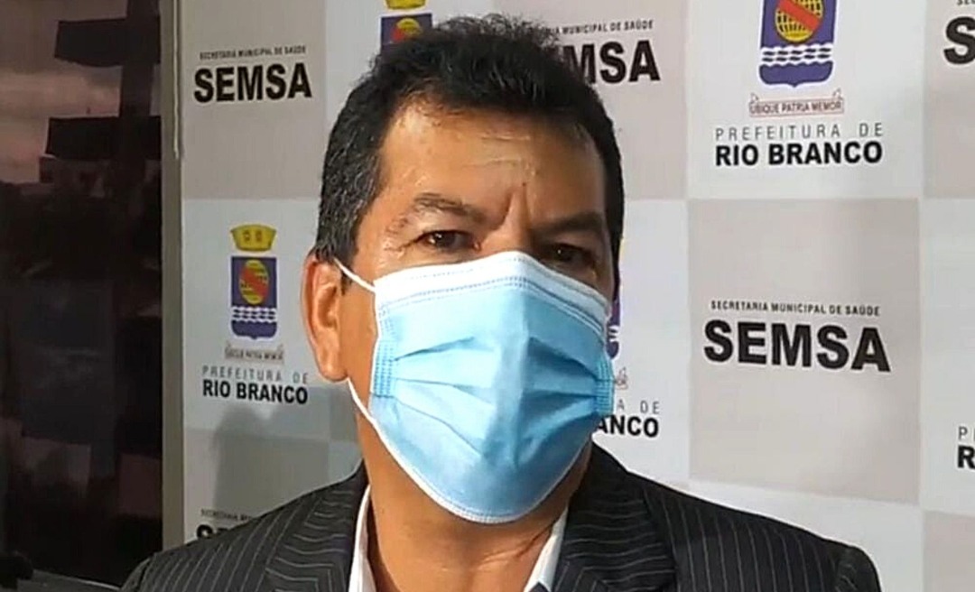 Franck Lima garante vacinação na capital no feriado: "O povo está gritando por vacina. Se tiver vacina nós vamos enfiar vacina" 