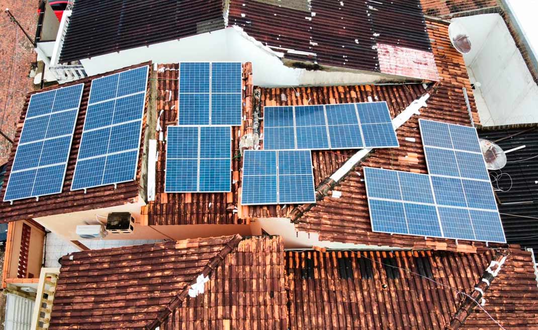 Engenheiro explica as vantagens da aquisição de placas solares para geração de energia elétrica