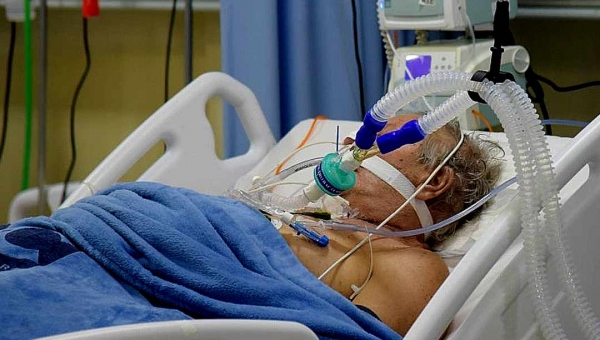 Hospital do Juruá tem 11 pacientes intubados com Covid-19