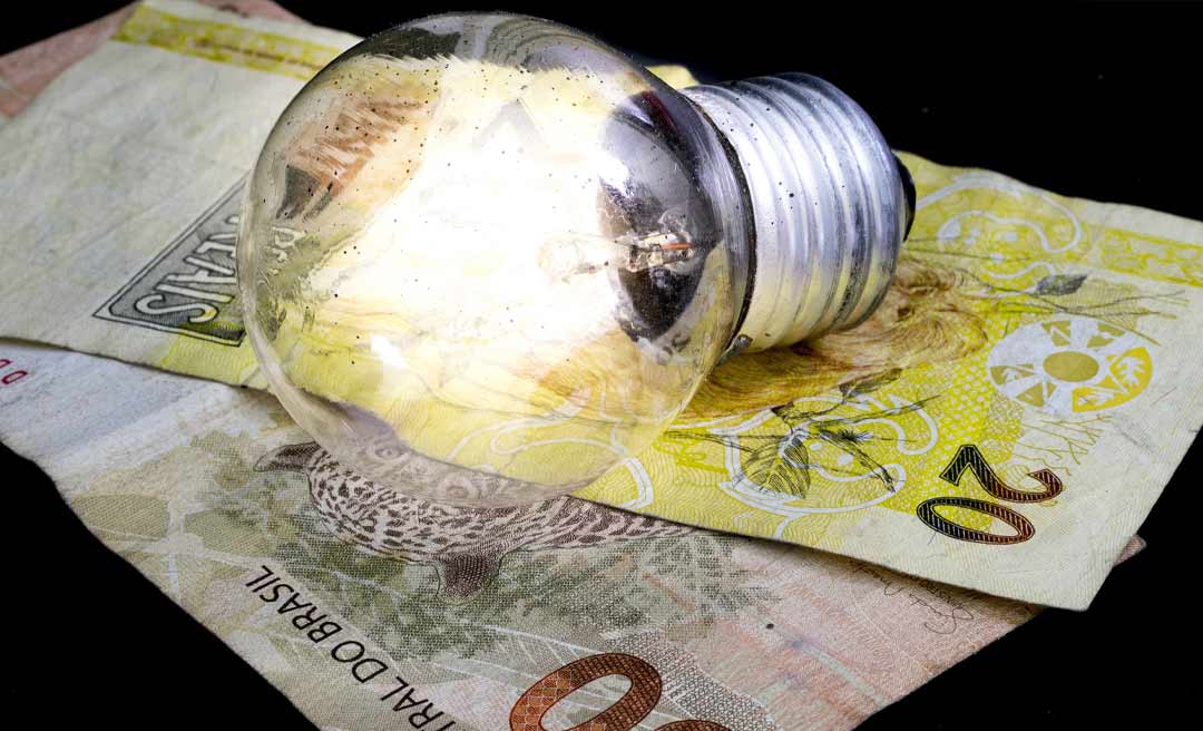 Taxa extra cobrada na conta de luz deve subir mais de 60% a partir de julho