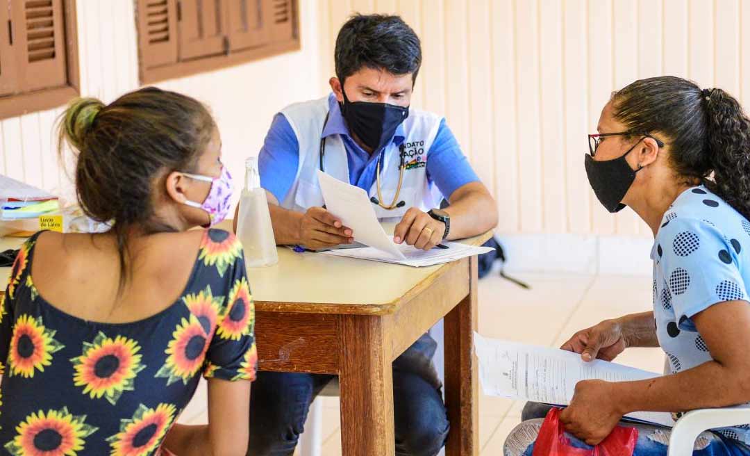 Em parceria com Prefeitura de Plácido de Castro, Dr. Jenilson faz atendimento médico