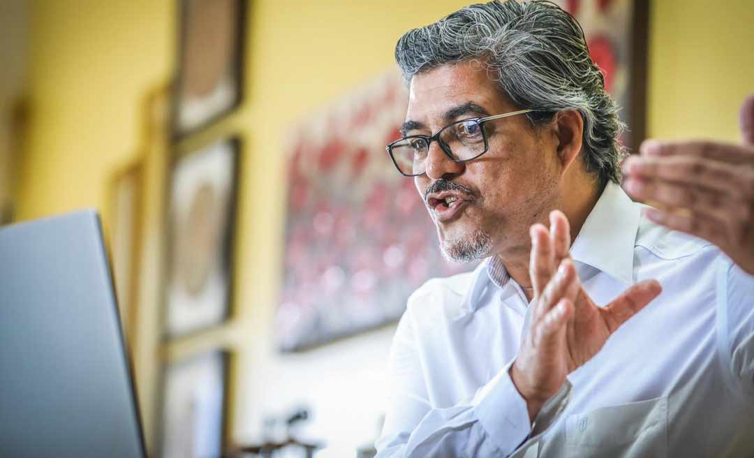Edvaldo comemora derrubada do veto sobre o projeto que visa a contratação de médicos formados no exterior