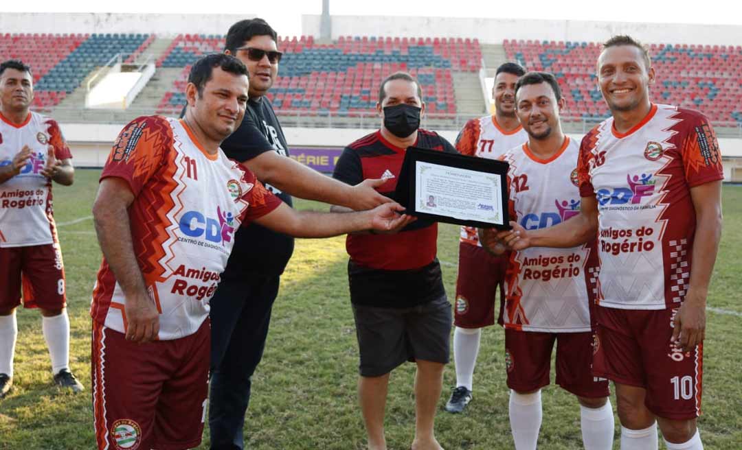 Amigos do Rogério Tarauacá e Seis de Agosto realizam jogo solidário no estádio Arena da Floresta