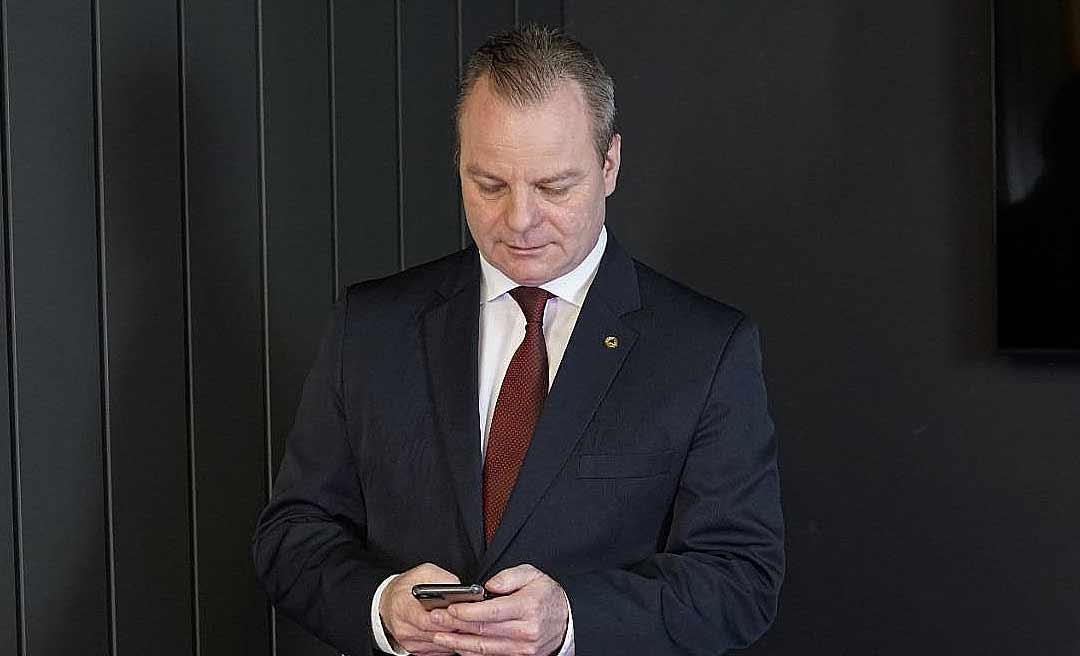 Após sugerir investigação, Pedro Longo se reúne com distribuidoras e Procon para tratar sobre alto preço de combustíveis no AC