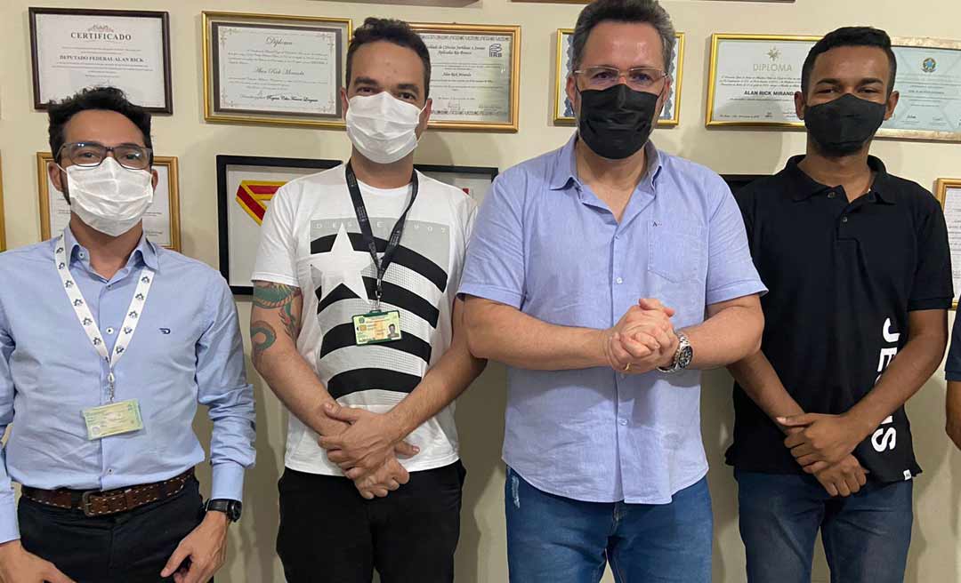 Conselheiro Romeu Cordeiro sensibiliza deputado federal para piso salarial dos farmacêuticos