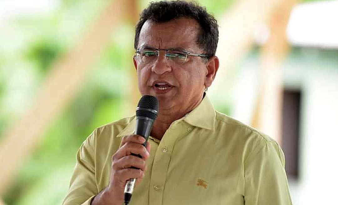 Gonzaga agradece Gladson por entrega do aeródromo de Porto Walter e inauguração da usina solar fotovoltaica na Vila Restauração