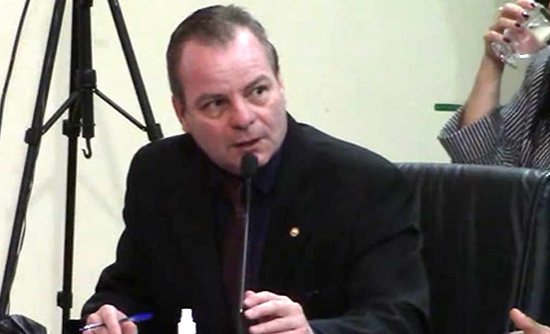 Pedro Longo comemora aprovação de PL que beneficia clubes de futebol no Acre