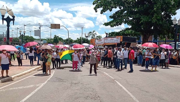 Com diálogo fechado por parte do governo, sindicatos da Saúde radicalizam e param por 12 horas; ponte metálica está fechada