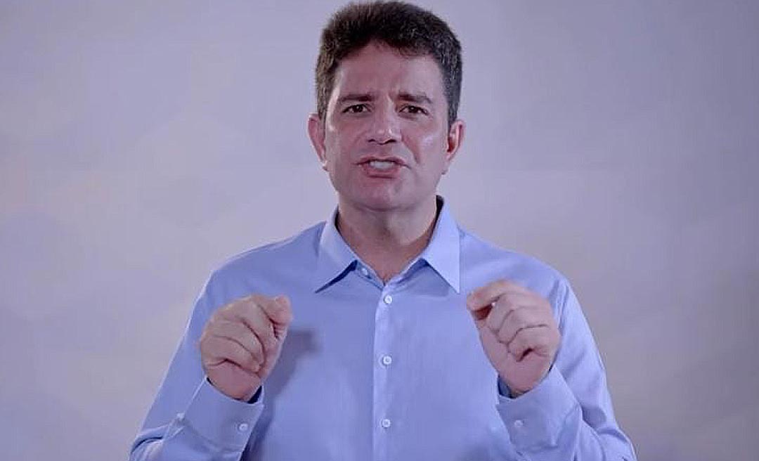 Em pronunciamento, Cameli cutuca adversários, cita apitos e diz que “não varre nada para debaixo do tapete”