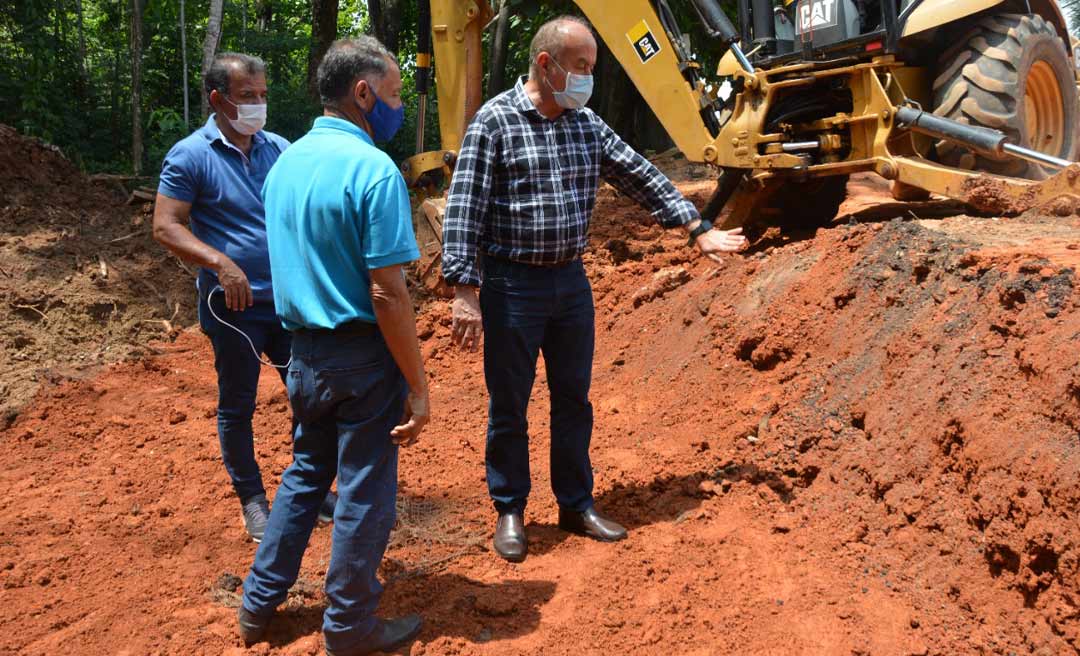 Prefeitura trabalha para resolver definitivamente problema de erosão em área no bairro Placas