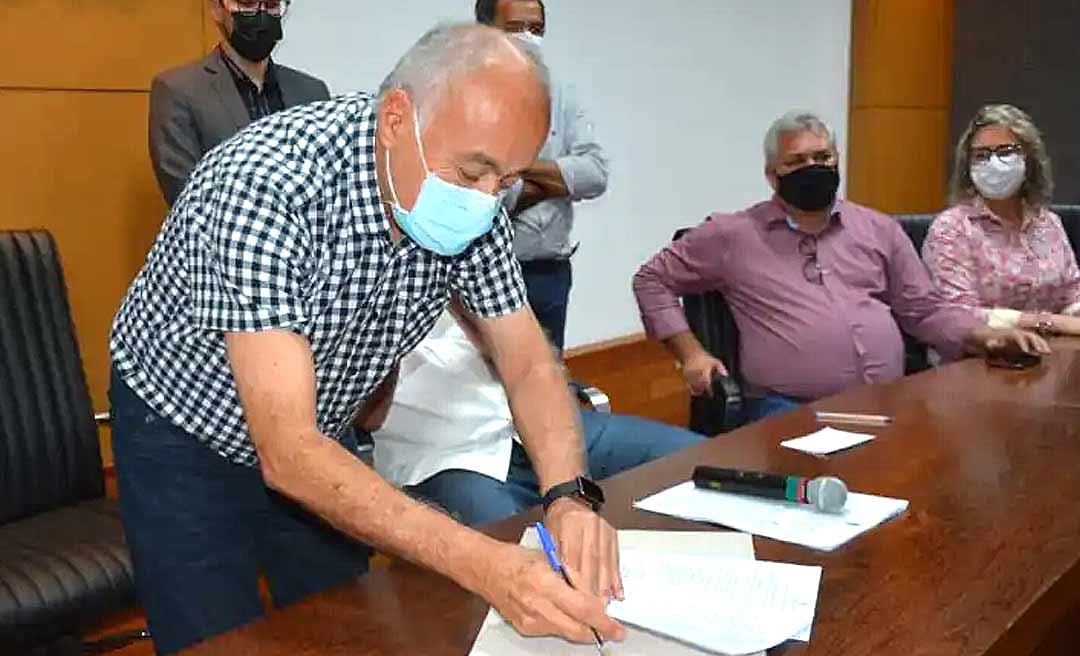 Por causa da gripe e covid, Bocalom suspende férias e determina que servidores da Saúde voltem 100% ao trabalho