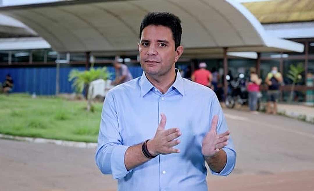 “Quem ainda não se vacinou corre muito mais riscos”, diz Gladson em pronunciamento