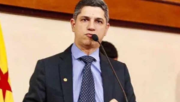 Calegário alerta prefeito de Plácido de Castro sobre desvio de função em novo edital para contratar terceirizada