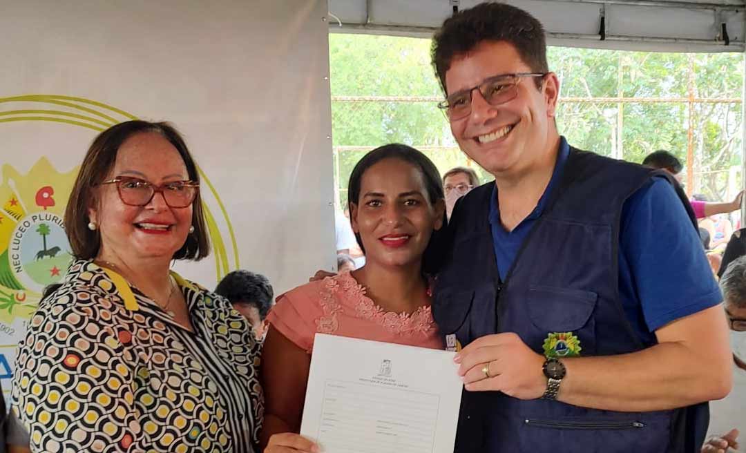 Vanda Milani entrega meio milhão de reais em veículos e equipamentos para o setor produtivo de Plácido de Castro