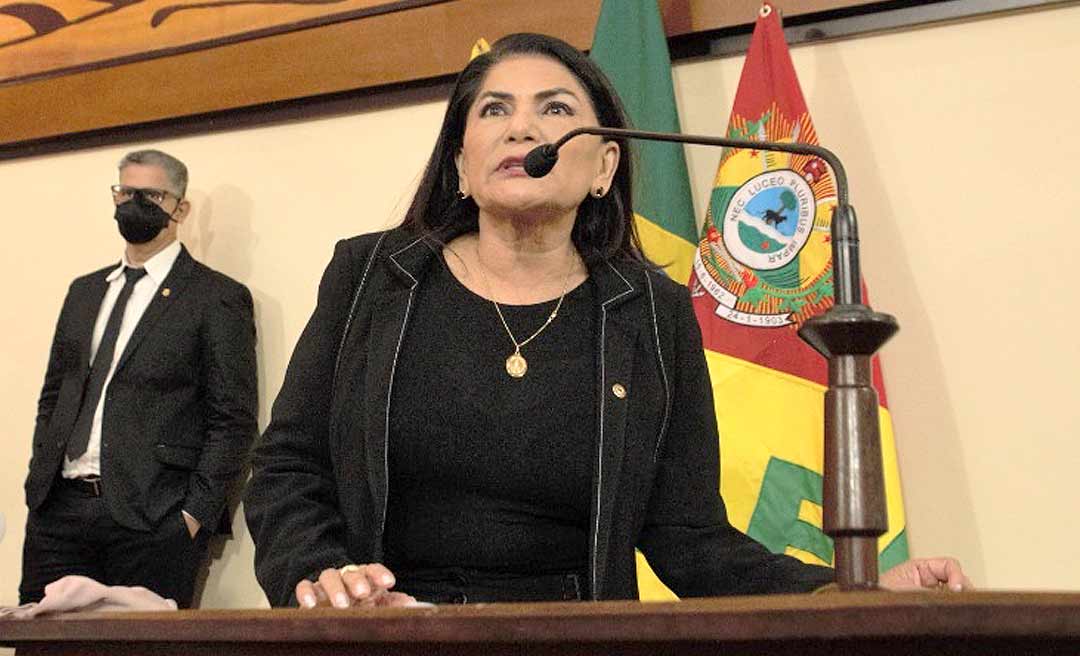 Na madrugada, Antonia Sales diz que governo prioriza comprar helicóptero, mas ignora reajuste para servidor