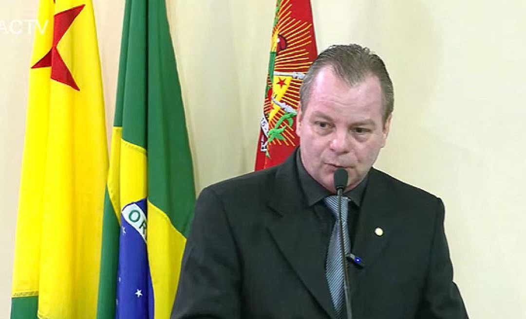 Pedro Longo apresenta projeto que proíbe comercialização de fogos de artifício com barulho no AC