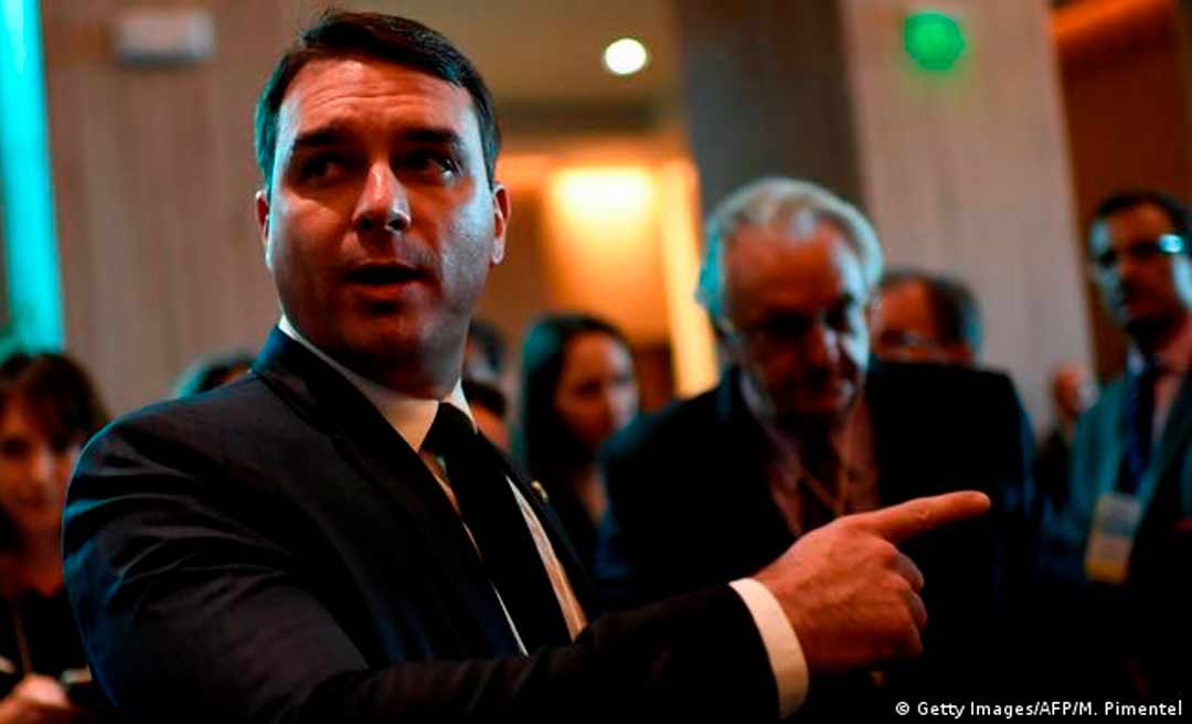 Flávio Bolsonaro avisa que estará no Acre no dia 26 de abril