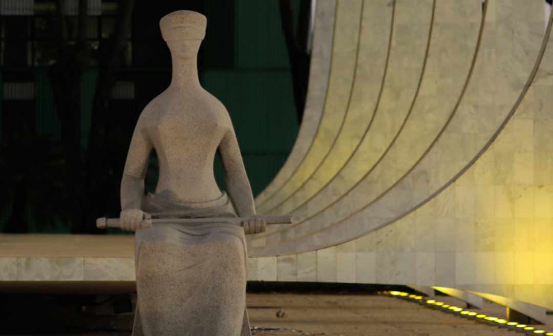 Analisando caso do Acre, STF decide que servidores admitidos sem concurso antes de 1988 não podem ser reenquadrados em PCCR de efetivos