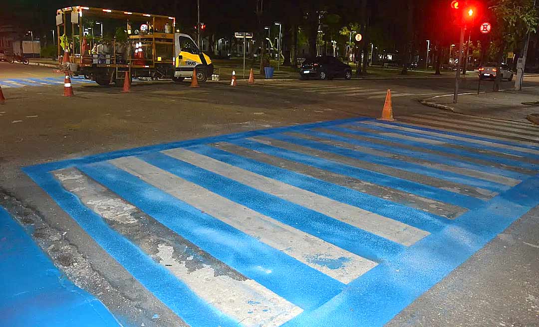 Ao colorir as faixas de pedestres, Bocalom mostra que está antenado às novas tendências, diz portal da prefeitura
