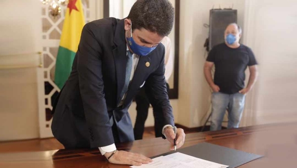 Gladson sanciona PL que consolida apoio ao empreendedorismo feminino no Acre